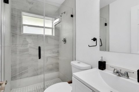 Commercial property in Hollywood, Florida № 2187733 - photo 25