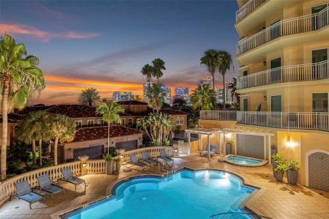 Copropriété à vendre à Saint Petersburg, Floride: 2 chambres, 241.55 m2 № 2436813 - photo 3