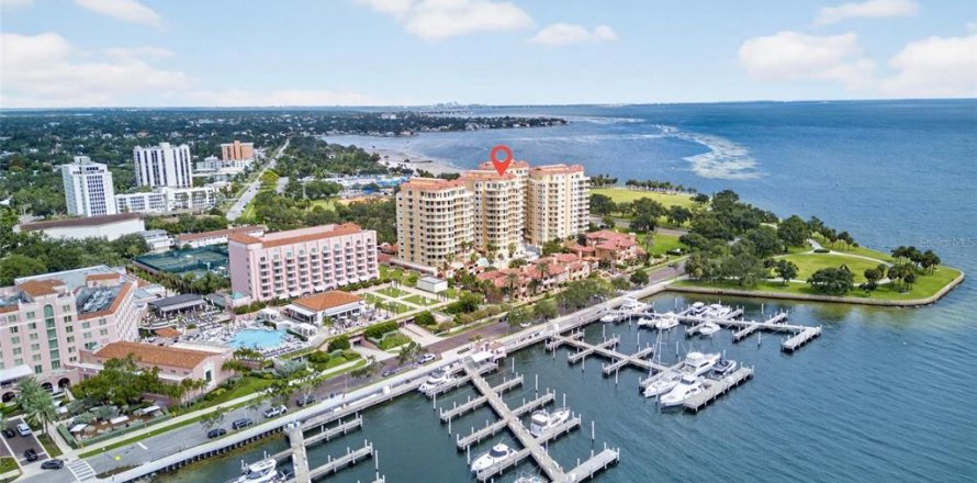 Condo à Saint Petersburg, Floride, 2 chambres № 2436813