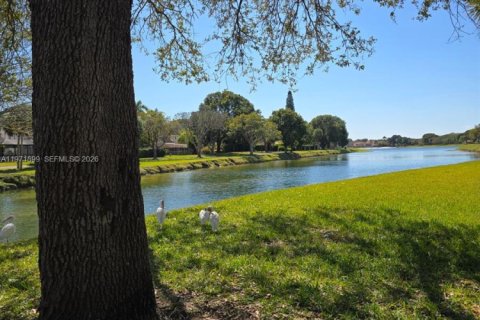 Condo in Miami, Florida, 2 bedrooms  № 2042258 - photo 19