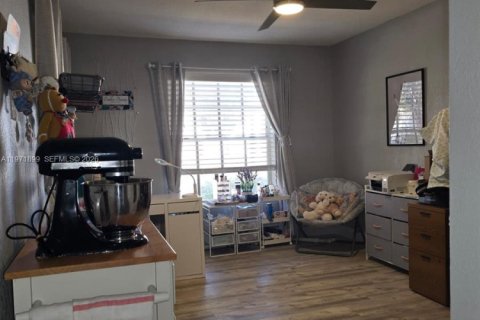 Condo in Miami, Florida, 2 bedrooms  № 2042258 - photo 15