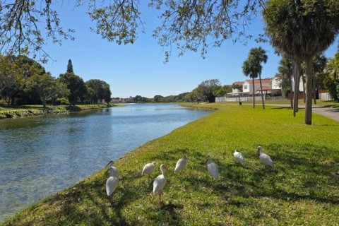 Condo in Miami, Florida, 2 bedrooms  № 2042258 - photo 18