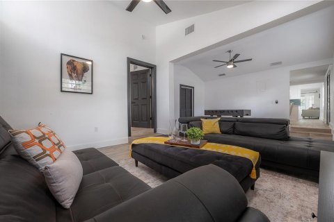 Casa en venta en Tampa, Florida, 3 dormitorios, 152.17 m2 № 2425973 - foto 9