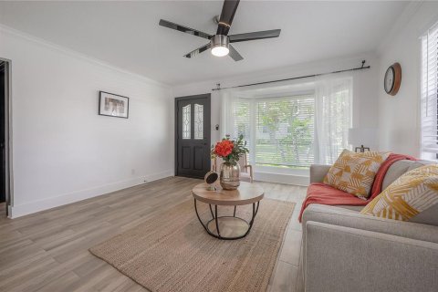 Casa en venta en Tampa, Florida, 3 dormitorios, 152.17 m2 № 2425973 - foto 3