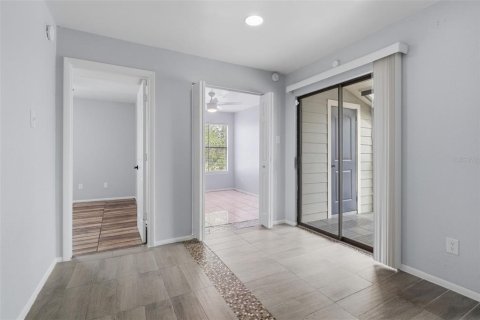 Condo in Casselberry, Florida, 3 bedrooms № 2227327 - photo 6