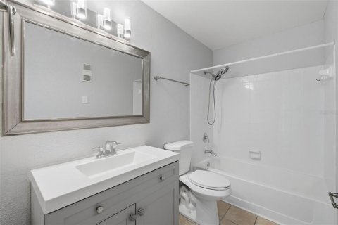 Condo in Casselberry, Florida, 3 bedrooms № 2227327 - photo 16
