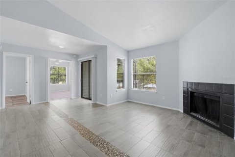 Condo in Casselberry, Florida, 3 bedrooms № 2227327 - photo 3