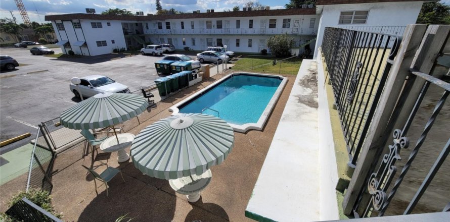 Condominio en Hollywood, Florida, 1 dormitorio № 993978