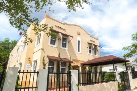 Снять в аренду квартиру в Майами, Флорида 31.12м2, № 2044715 - фото 9