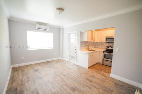 Студия в Майами, Флорида № 2044715