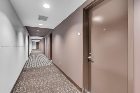 Copropriété à vendre à Miami, Floride: 1 chambre, 81.38 m2 № 1863482 - photo 6