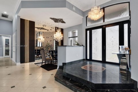 Купить виллу или дом в Дейви, Флорида 5 спален, 383.69м2, № 1951929 - фото 11