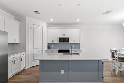 House in Minneola, Florida 5 bedrooms, 259.2 sq.m. № 1899758 - photo 6