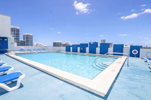Condo in Miami Beach, Florida, 1 bedroom  № 1960095 - photo 5