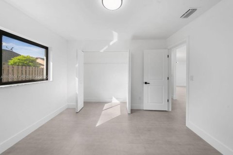 Купить виллу или дом в Майами, Флорида 3 спальни, 115.29м2, № 1984352 - фото 10