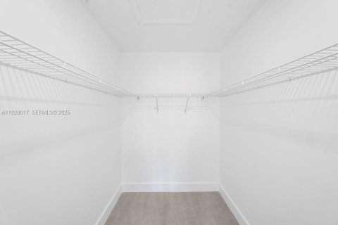 Купить виллу или дом в Майами, Флорида 3 спальни, 115.29м2, № 1984352 - фото 14