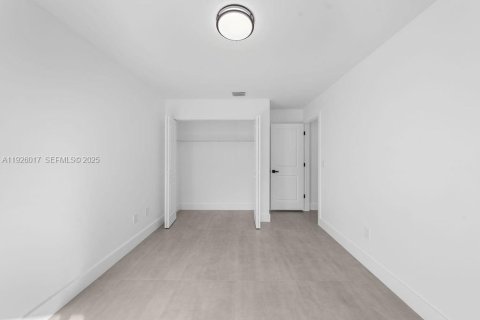 Купить виллу или дом в Майами, Флорида 3 спальни, 115.29м2, № 1984352 - фото 6