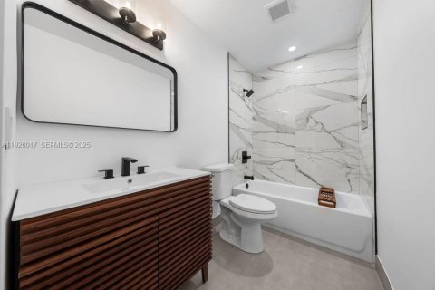 Купить виллу или дом в Майами, Флорида 3 спальни, 115.29м2, № 1984352 - фото 16