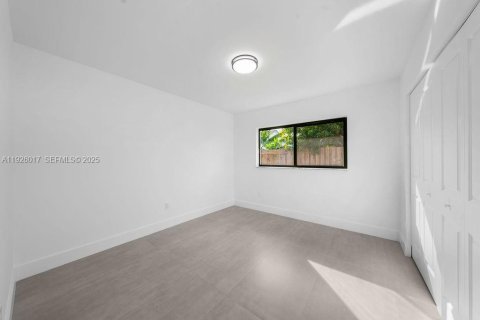 Купить виллу или дом в Майами, Флорида 3 спальни, 115.29м2, № 1984352 - фото 8