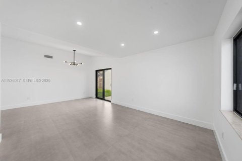 Купить виллу или дом в Майами, Флорида 3 спальни, 115.29м2, № 1984352 - фото 23