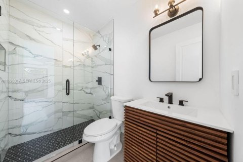 Купить виллу или дом в Майами, Флорида 3 спальни, 115.29м2, № 1984352 - фото 15