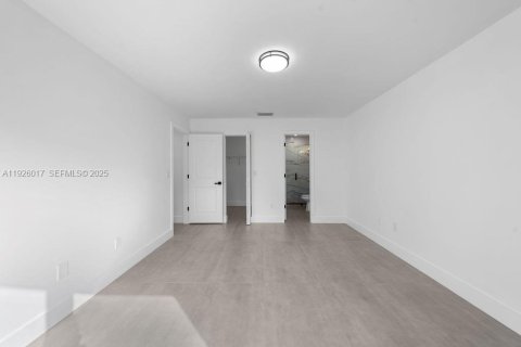 Купить виллу или дом в Майами, Флорида 3 спальни, 115.29м2, № 1984352 - фото 13