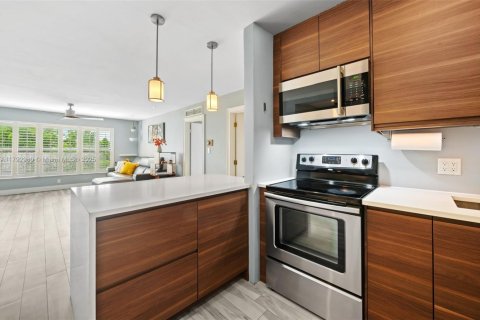 Copropriété à vendre à Fort Lauderdale, Floride: 2 chambres, 95.69 m2 № 1700592 - photo 11
