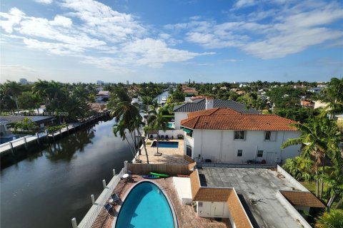 Copropriété à vendre à Fort Lauderdale, Floride: 2 chambres, 95.69 m2 № 1700592 - photo 2
