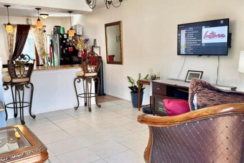 Villa ou maison à vendre à Kissimmee, Floride: 2 chambres, 69.68 m2 № 2195851 - photo 3