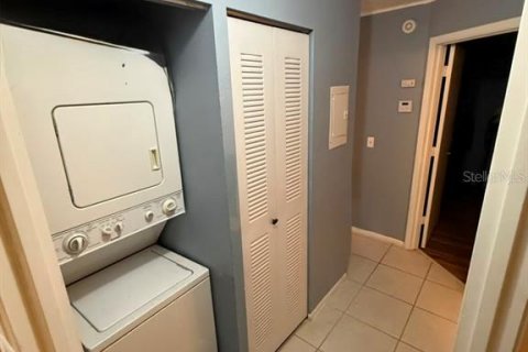 Villa ou maison à vendre à Kissimmee, Floride: 2 chambres, 69.68 m2 № 2195851 - photo 13