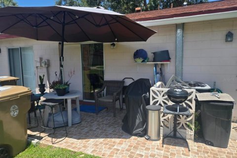 Villa ou maison à vendre à Kissimmee, Floride: 2 chambres, 69.68 m2 № 2195851 - photo 15
