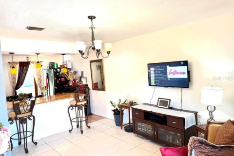 Villa ou maison à vendre à Kissimmee, Floride: 2 chambres, 69.68 m2 № 2195851 - photo 4