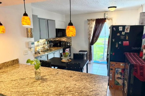 Villa ou maison à vendre à Kissimmee, Floride: 2 chambres, 69.68 m2 № 2195851 - photo 7