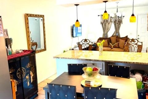 Villa ou maison à vendre à Kissimmee, Floride: 2 chambres, 69.68 m2 № 2195851 - photo 5