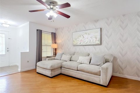 Touwnhouse à vendre à Kissimmee, Floride: 2 chambres, 121.14 m2 № 2388942 - photo 10