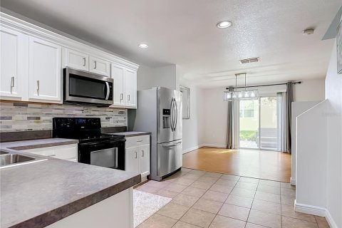 Touwnhouse à vendre à Kissimmee, Floride: 2 chambres, 121.14 m2 № 2388942 - photo 12