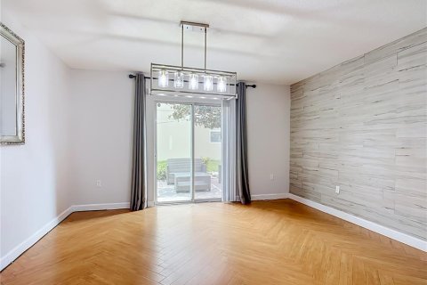 Touwnhouse à vendre à Kissimmee, Floride: 2 chambres, 121.14 m2 № 2388942 - photo 18