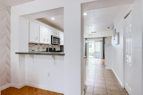 Touwnhouse à vendre à Kissimmee, Floride: 2 chambres, 121.14 m2 № 2388942 - photo 11