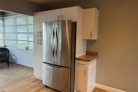 House in Tamarac, Florida 2 bedrooms, 93.55 sq.m. № 2250172 - photo 13
