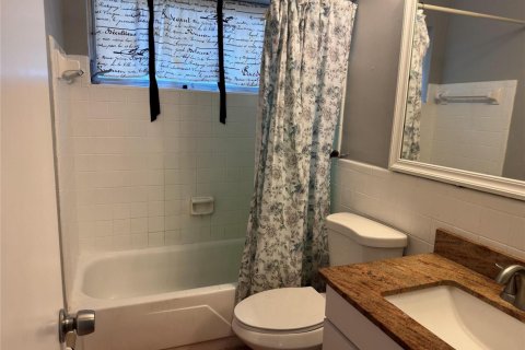 House in Tamarac, Florida 2 bedrooms, 93.55 sq.m. № 2250172 - photo 11