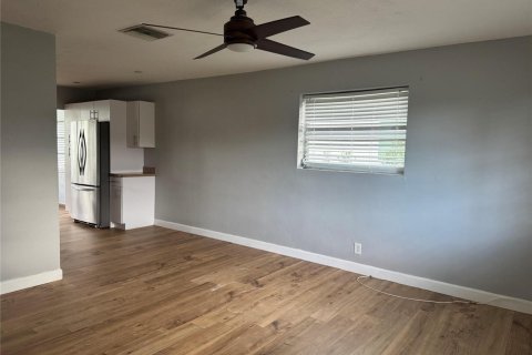 House in Tamarac, Florida 2 bedrooms, 93.55 sq.m. № 2250172 - photo 16