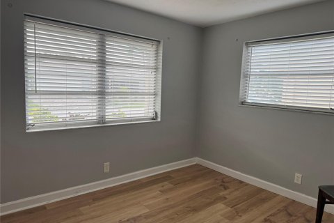 House in Tamarac, Florida 2 bedrooms, 93.55 sq.m. № 2250172 - photo 9