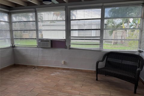 House in Tamarac, Florida 2 bedrooms, 93.55 sq.m. № 2250172 - photo 10