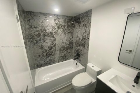 Condominio en venta en Miami, Florida, 2 dormitorios, 83.43 m2 № 1964456 - foto 7