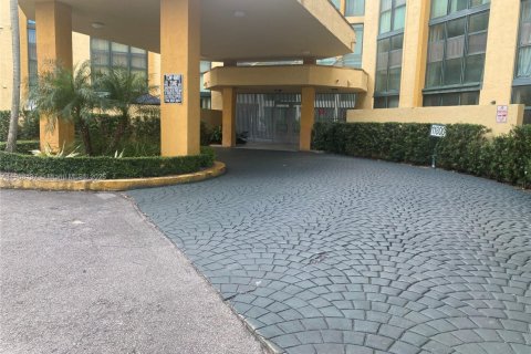 Condominio en venta en Miami, Florida, 2 dormitorios, 83.43 m2 № 1964456 - foto 11