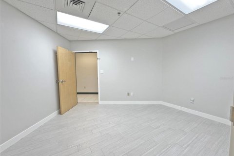 Propiedad comercial en alquiler en Orlando, Florida № 2097267 - foto 10