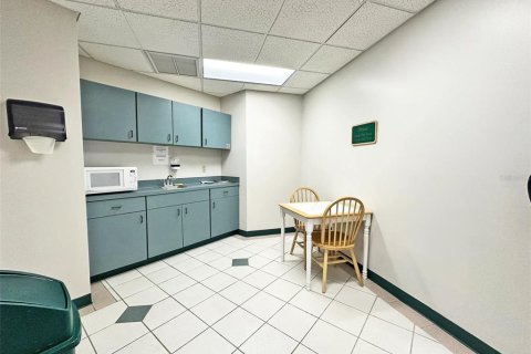 Propiedad comercial en alquiler en Orlando, Florida № 2097267 - foto 12