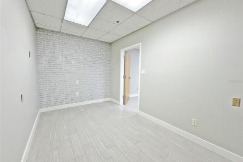 Propiedad comercial en alquiler en Orlando, Florida № 2097267 - foto 9