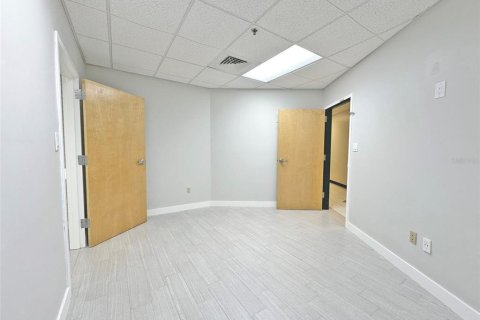 Propiedad comercial en alquiler en Orlando, Florida № 2097267 - foto 11