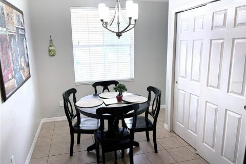Copropriété à vendre à Orlando, Floride: 2 chambres, 123.19 m2 № 2398739 - photo 9